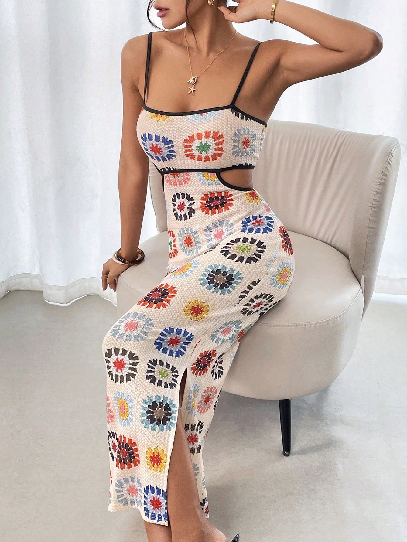 Rafferiza Vestido camisola ajustado con recortes y estampado floral - Imagen 4