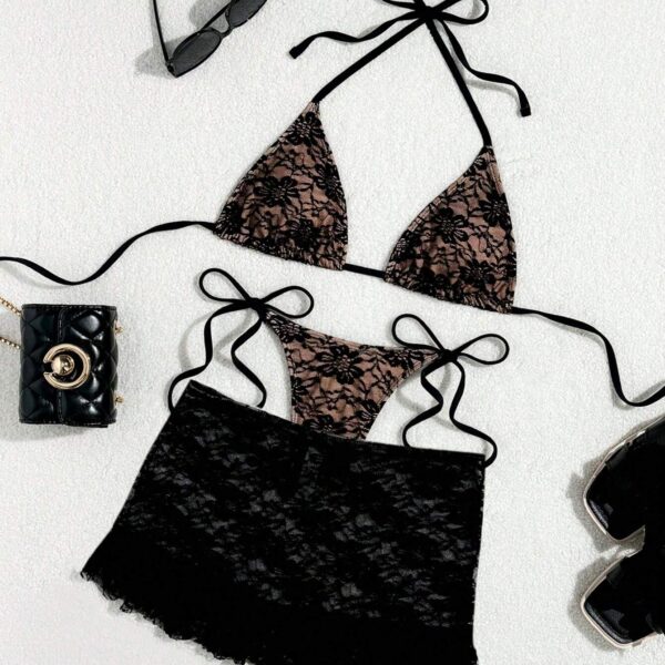 Conjunto de bikini de 3 piezas con minifalda de encaje negro sexy con volantes, sostén triangular y tanga para el verano
