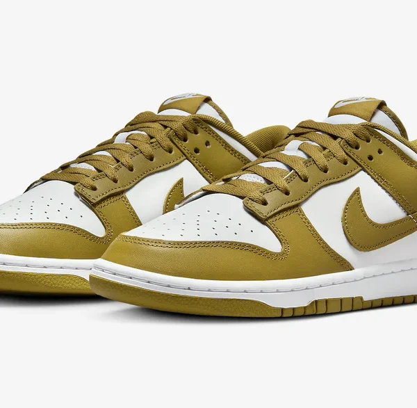 Zapatillas Nike Dunk Low en blanco y mostaza