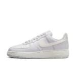 Zapatillas Nike Air Force 1 blancas con detalles en crema - Imagen 2