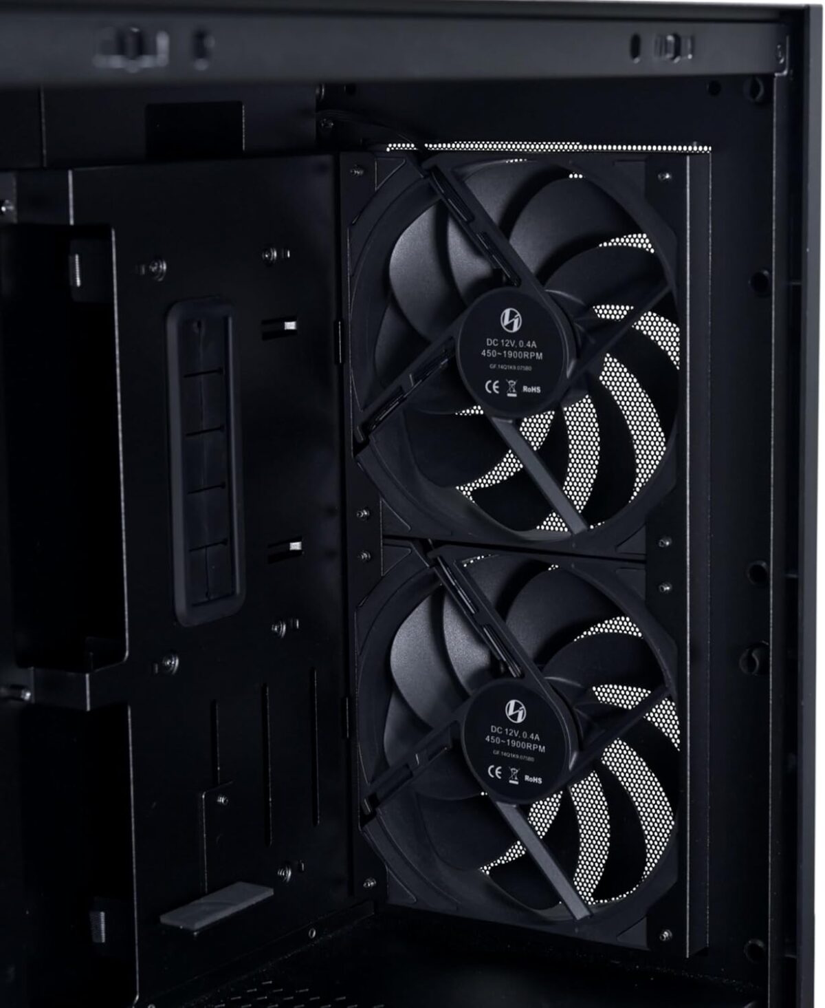 Chasis Lian Li LANCOOL 207 – Torre Media ATX/M-ATX, Pantalla LCD, 4 Ventiladores PWM, Panel de Malla - Image 2